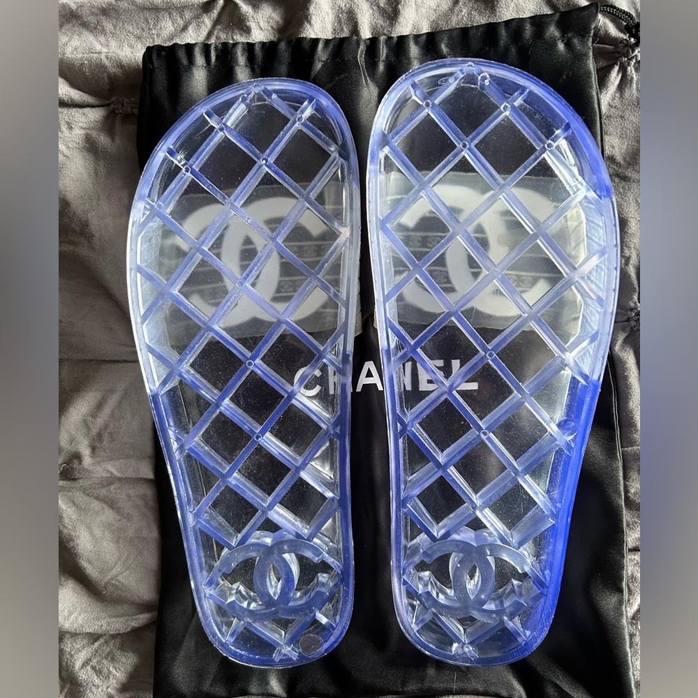 Chanel Women's Stylish Purple Sandals - Picture 5 of 6